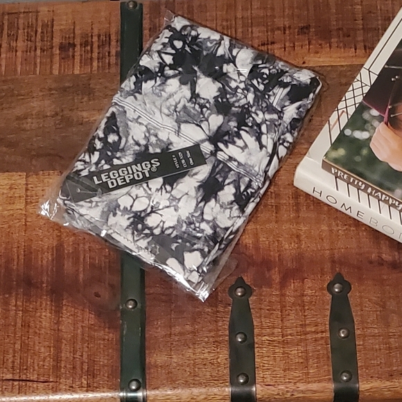 🖤 FINAL MARKDOWN - High Waistband Yoga Leggings 🖤 - Picture 8 of 13